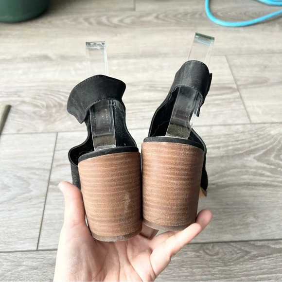 Vince Camuto Keannie Leather Open toe Stacked Block Heel Sandal - Picture 8 of 13